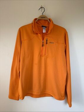 Patagonia Men’s R1 Regulator 1/4 Zip Pullover - Orange - Large